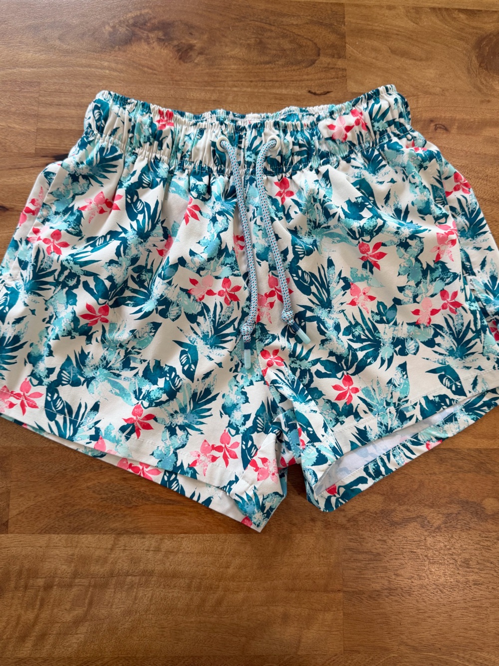 Women’s Tropical Floral Athletic Shorts with Liner in Teal & Coral Size Small